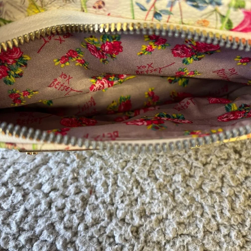 BETSEY JOHNSON  Wristlet Pouch Womens One Size Floral White Gold Wrist Strap
